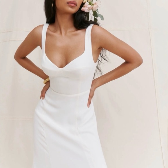 Reformation Dresses & Skirts - Reformation Lecce Dress in Ivory - size 2